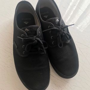 Mens black Emerica shoes
